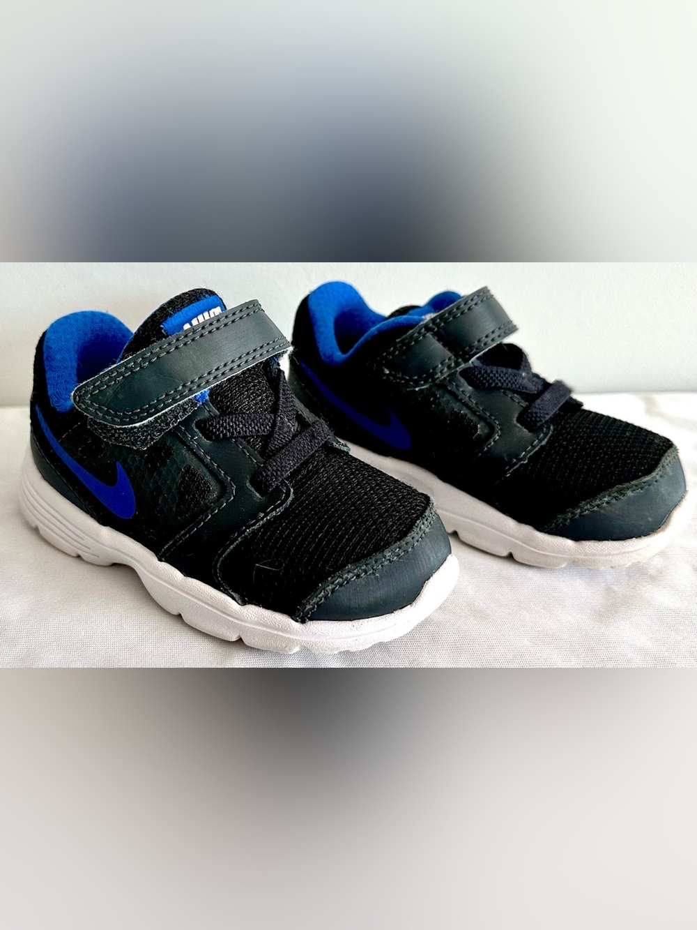 Nike Toddler Boys Sneakers Size 5C Black Blue Hook & Loop Running Shoes